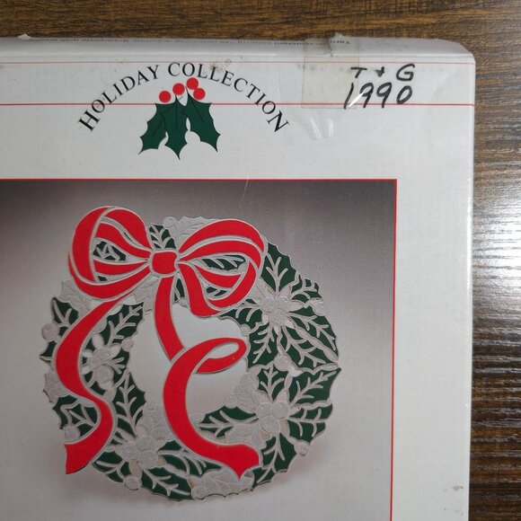 Vintage Holiday Wreath Trivet Silver plate Enamel By Wm. A. Rogers 1986 Japan - Picture 3 of 16